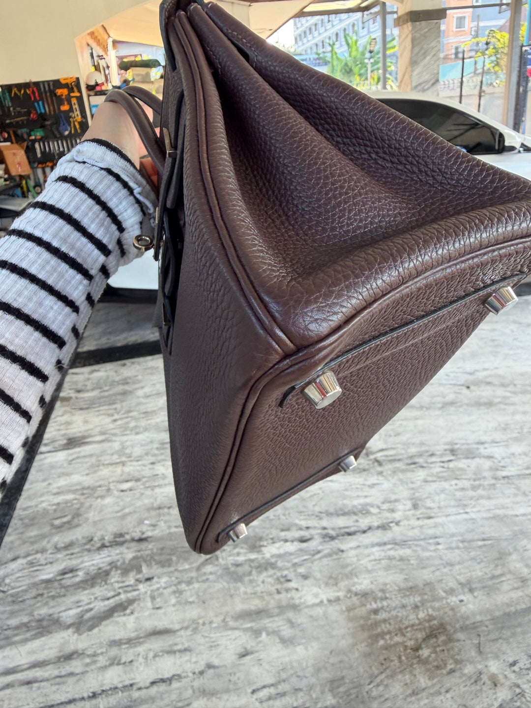 HERMES Cacao Togo Leather PHW Birkin 25 Stamp M in sq