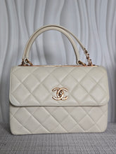 Load image into Gallery viewer, CHANEL 2022 22B Collection White Lambskin Rose Gold Hardware Trendy CC Flap Bag Size Small

