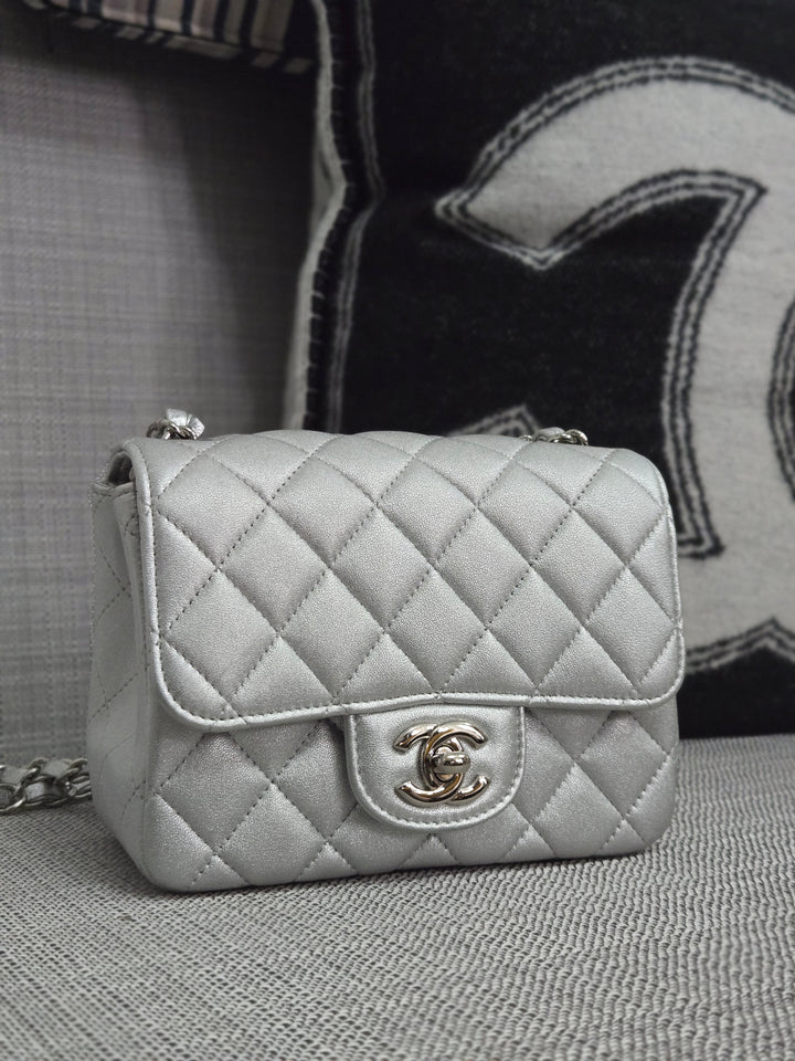 Chanel Series 31 21P 2021 Pre Spring/Summer Collection Iridescent Silver lambskin SHW Square Mini Flap Bag
