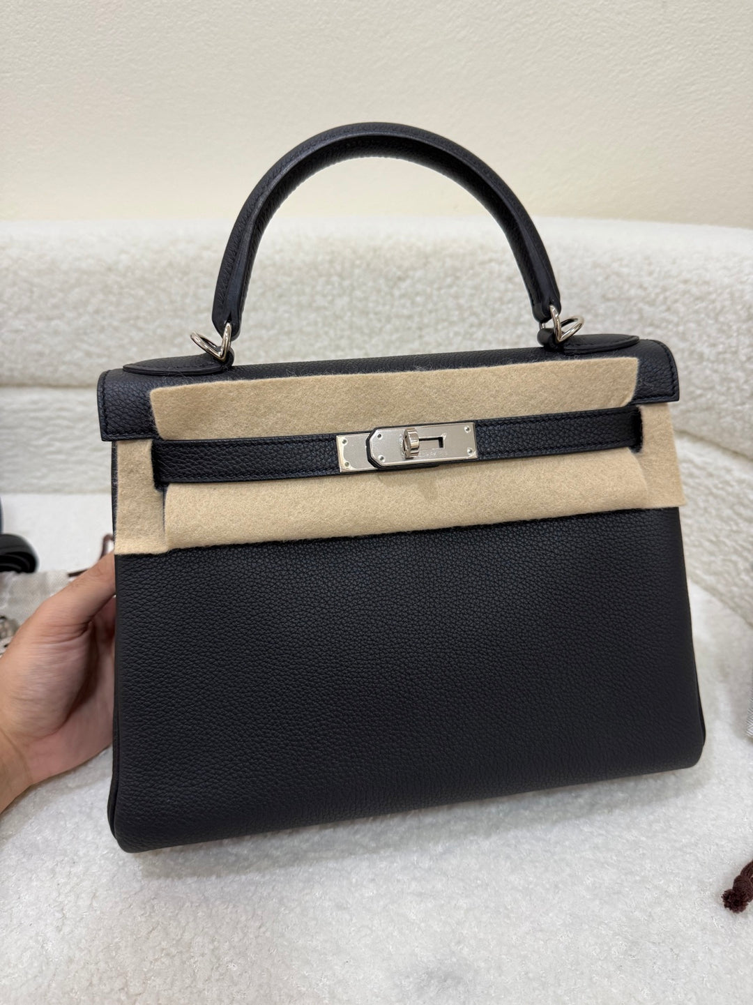 Hermes Kelly 28 Black Noir Retourne Togo Leather PHW Stamp R 2014
