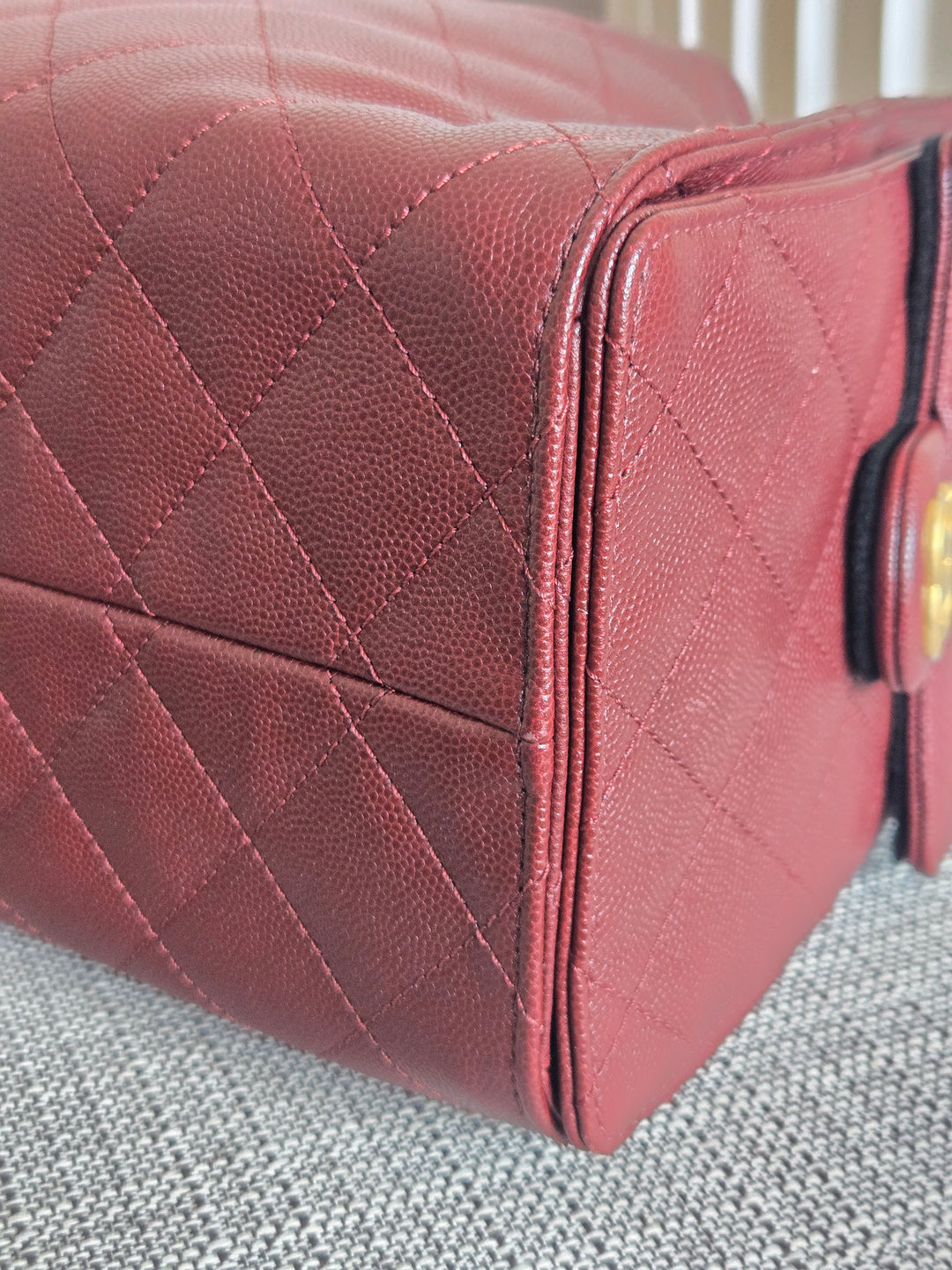 CHANEL 25 size SMALL from 25A 2025 Metiers d'art Collection BURGUNDY caviar aged GHW Hobo Bag