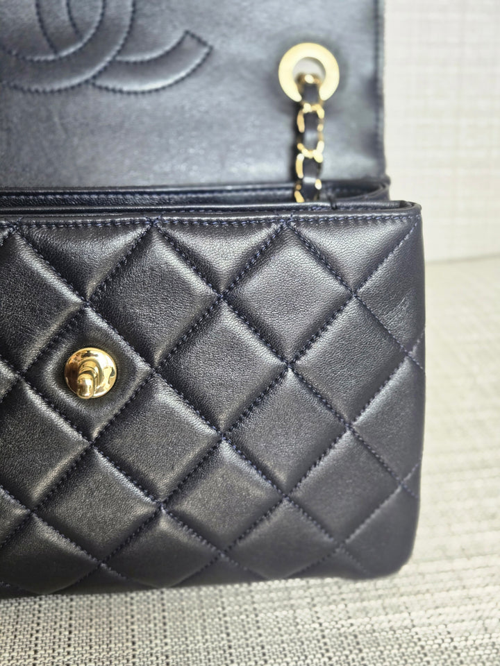 Chanel series 28 2019 Navy Lambskin Champagne GHW Trendy CC Flap Bag size Small with Detachable Strap