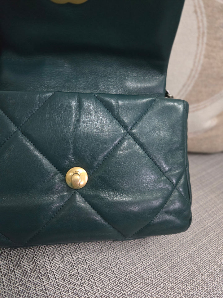 Chanel 19 size Small 26 cms series  Fall/Winter Collection Dark Green/Teal Goatskin Mixed hardware flap bag