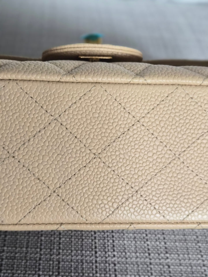 CHANEL series 15 2011/2012 Beige Clair Caviar GHW Medium ML Timeless Classic Double Flap Bag