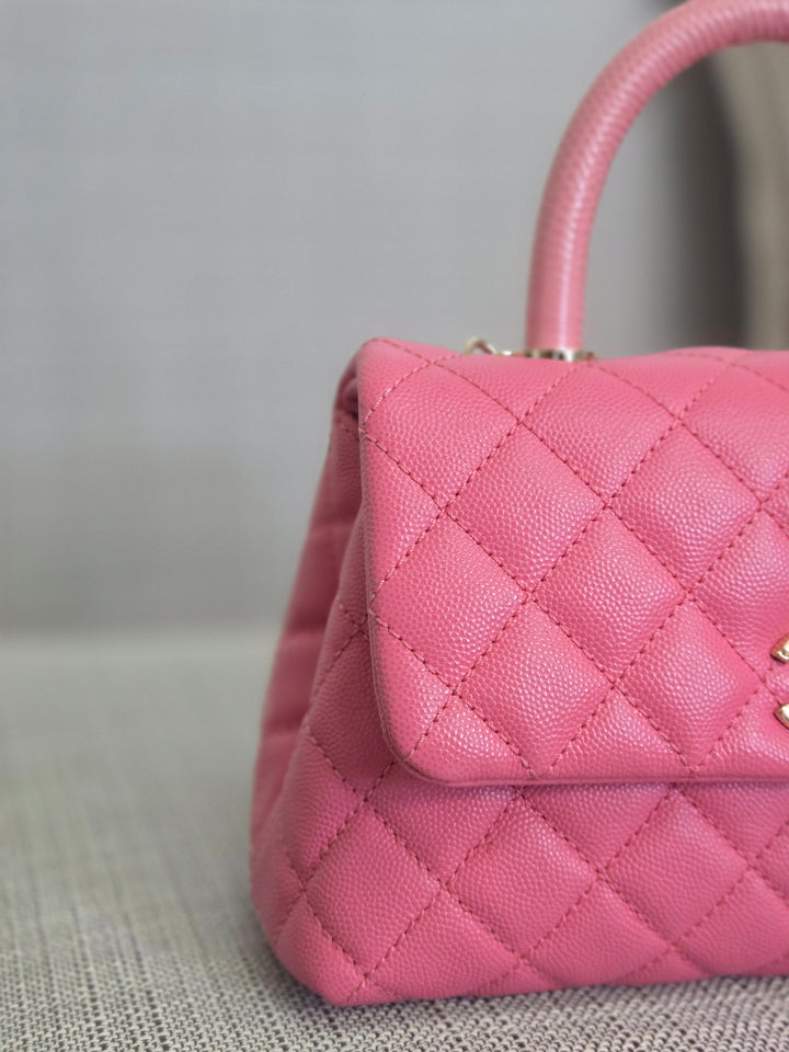 Chanel series 31 21P 2021 Pre Spring/Summer Collection Pink Caviar Coco Handle Flap Bag with Top Handle and Detachable Strap size Small