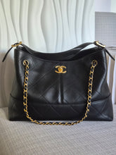 Load image into Gallery viewer, CHANEL 25A collection 2025 Black All Leather Calf skin Hobo Bag size Small
