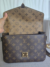 Load image into Gallery viewer, LOUIS VUITTON LV Pochette Metis Reverse Monogram 2023
