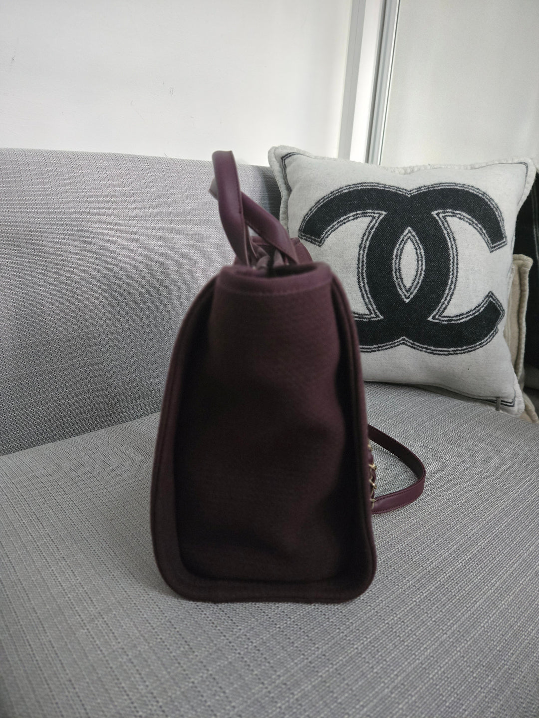 Chanel 24B 2024 Fall/Winter Collection Burgundy Tweed Deauville Tote with Leather top handle size small and Detachable pouch