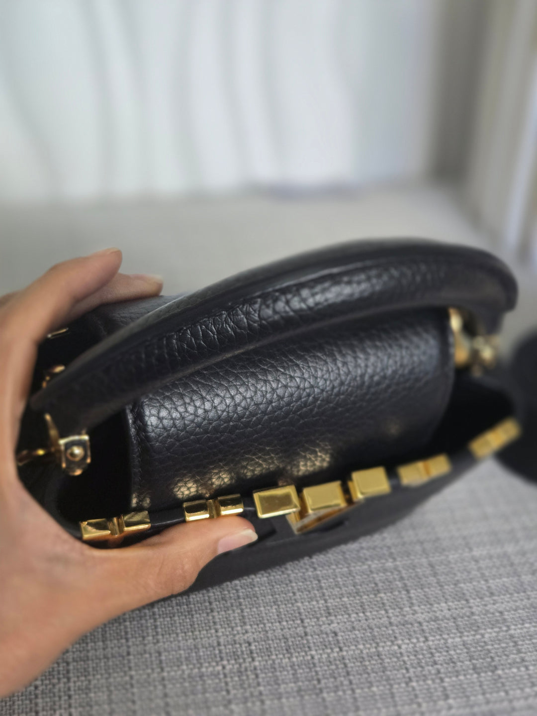 LOUIS VUITTON LV Capucines Mini Flower Crown Line in Black Taurillon Leather with detachable strap 2023