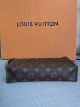 Load image into Gallery viewer, Louis Vuitton LV Toiltry 26 Pouch Monogram Canvas
