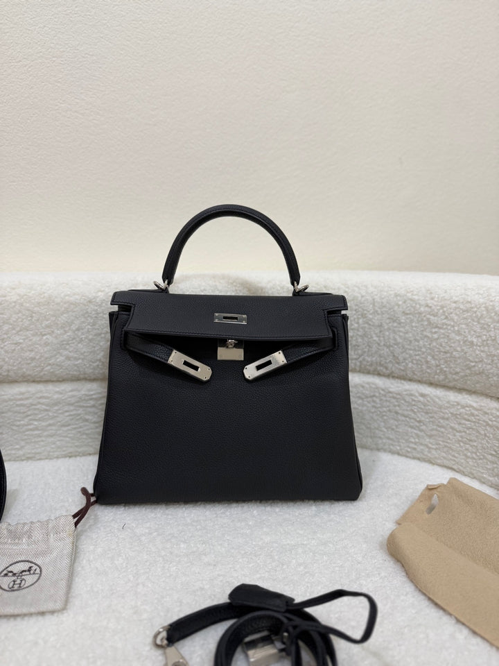 Hermes Kelly 28 Black Noir Retourne Togo Leather PHW Stamp R 2014