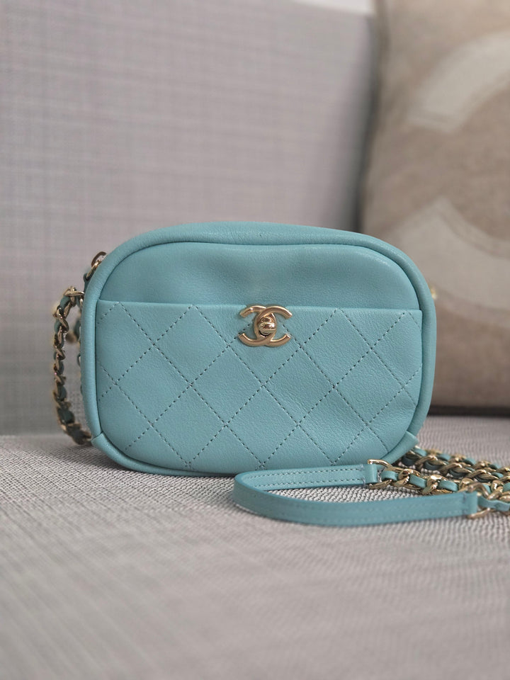 Chanel Series 26 2018/2019 19C Tiffany Blue Calfskin Casual Trip Camera Case Bag with Champagne GHW