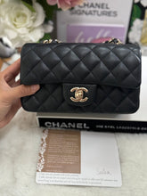 Load image into Gallery viewer, Chanel series 24 17B 2017 Fall/Winter Collection Black caviar LGHW Mini Rectangular Flap Bag with Burgundy Leather lining
