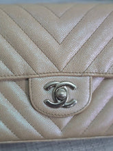 Load image into Gallery viewer, Chanel series 24 17B 2017 Fall/Winter Collection Iridescent Rose Gold Caviar Silver hardware Chevron Mini Rectangular Flap Bag
