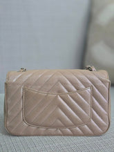 Load image into Gallery viewer, Chanel series 24 17B 2017 Fall/Winter Collection Iridescent Rose Gold Caviar Silver hardware Chevron Mini Rectangular Flap Bag
