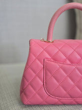 Load image into Gallery viewer, Chanel series 31 21P 2021 Pre Spring/Summer Collection Pink Caviar Coco Handle Flap Bag with Top Handle and Detachable Strap size Small
