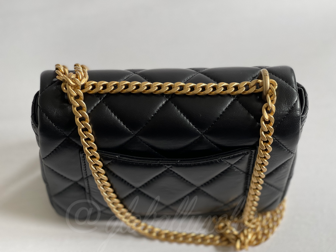 Chanel 22P Black Lambskin GHW Square mini flap bag