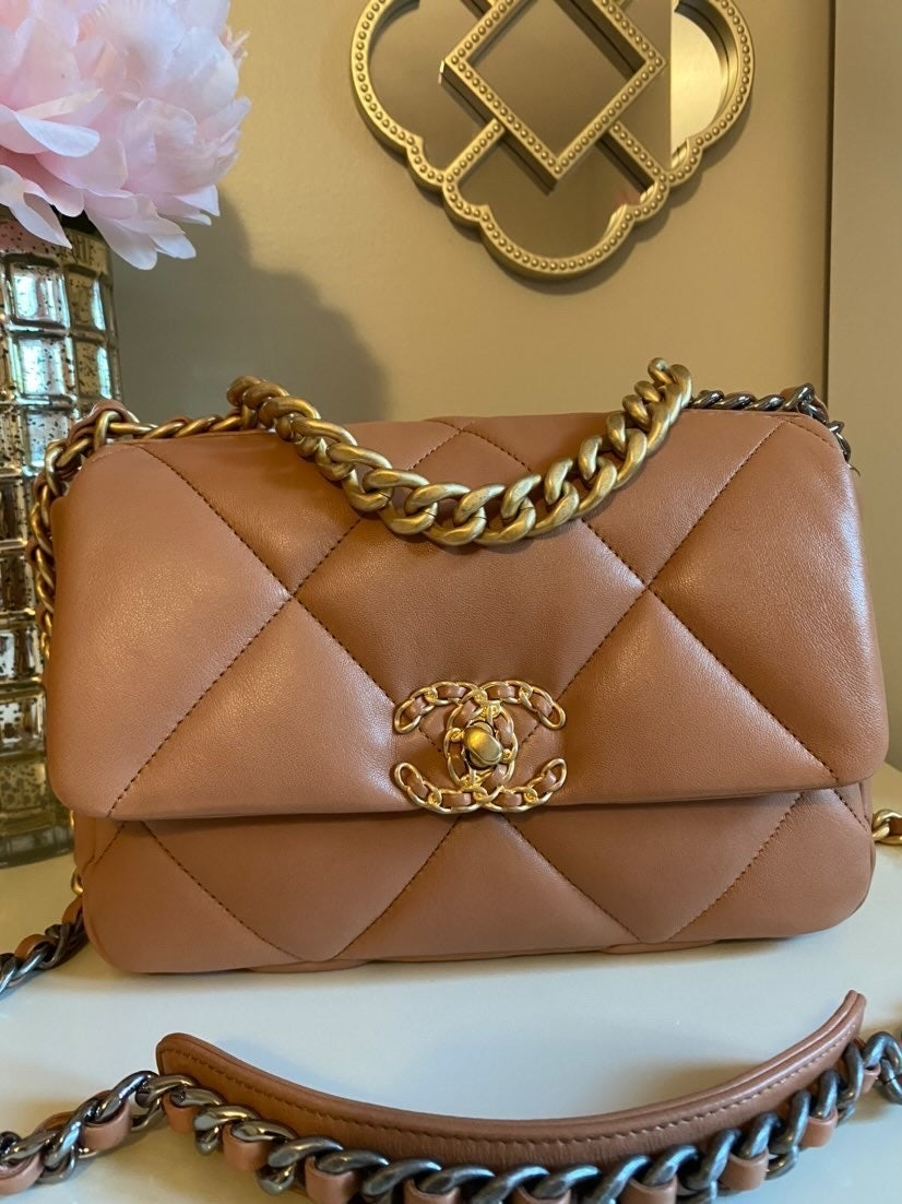 New Chanel 19 Handbag CARAMEL