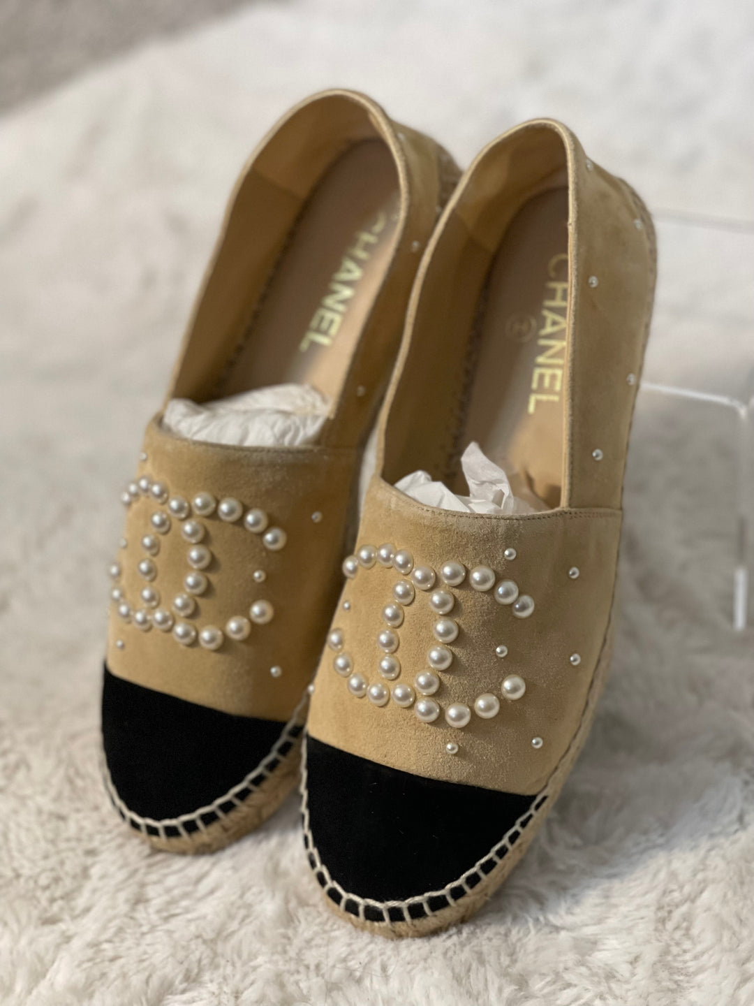 Chanel 19S Pearl CC Beige and Black Suede Espadrilles size EU 39