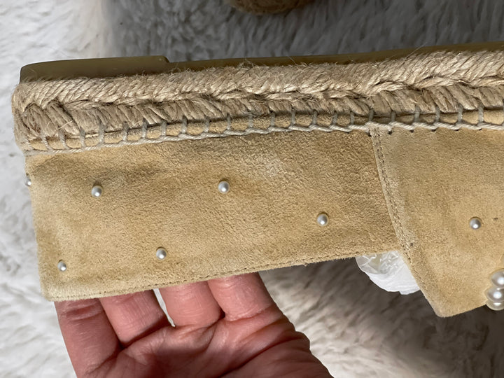Chanel 19S Pearl CC Beige and Black Suede Espadrilles size EU 39