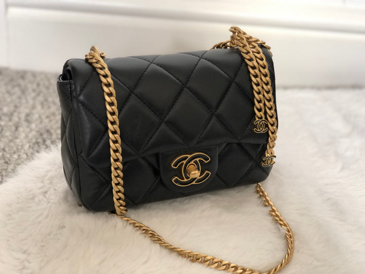 Chanel 22P Black Lambskin GHW Square mini flap bag