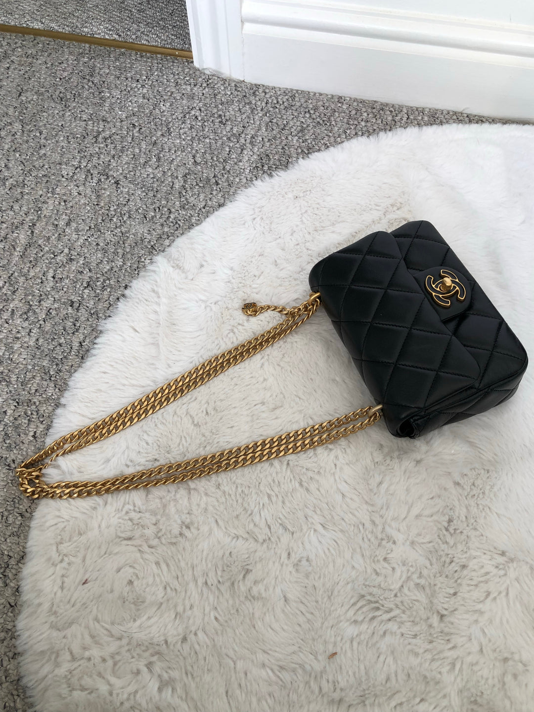 Chanel 22P Black Lambskin GHW Square mini flap bag