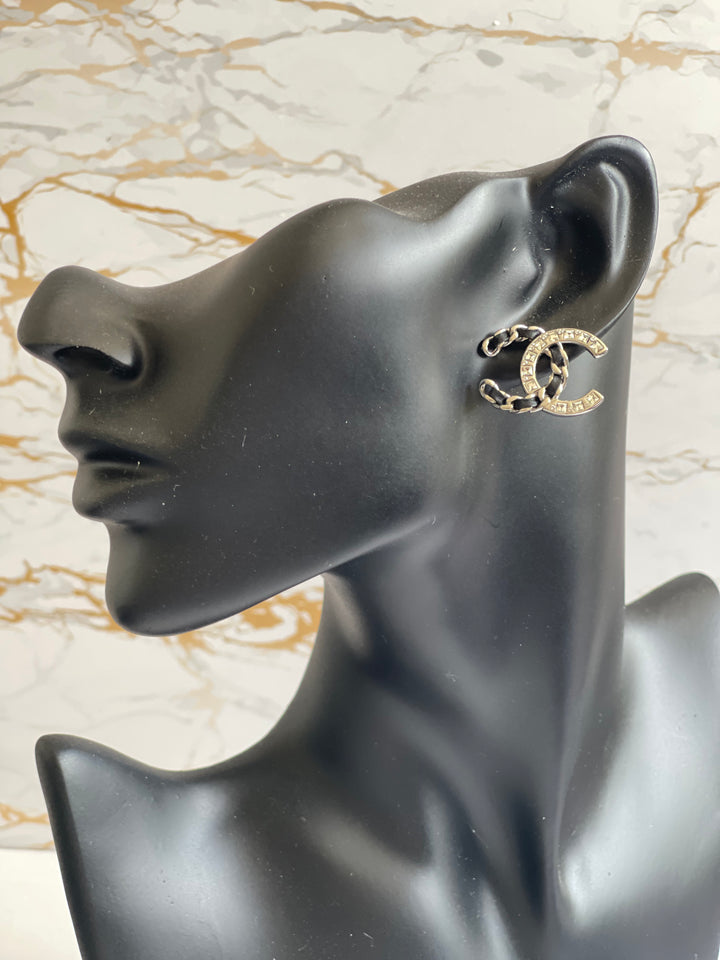 Chanel 19B CC Silver hardware Earrings