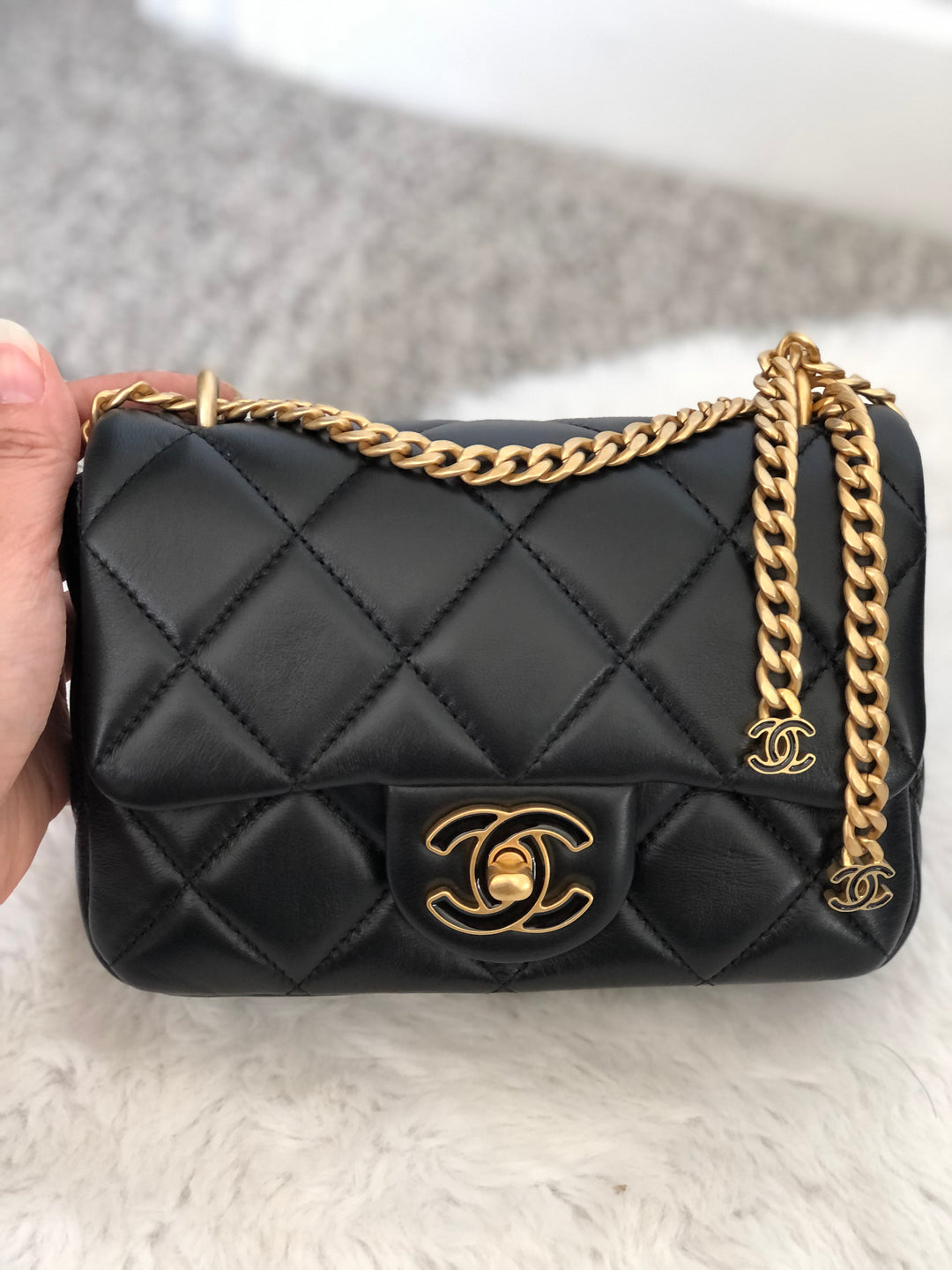 Chanel 22P Black Lambskin GHW Square mini flap bag