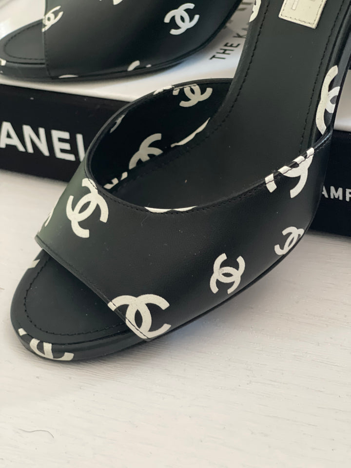 Chanel Runway 22S Collection Heeled Sandals Size EU 39 C