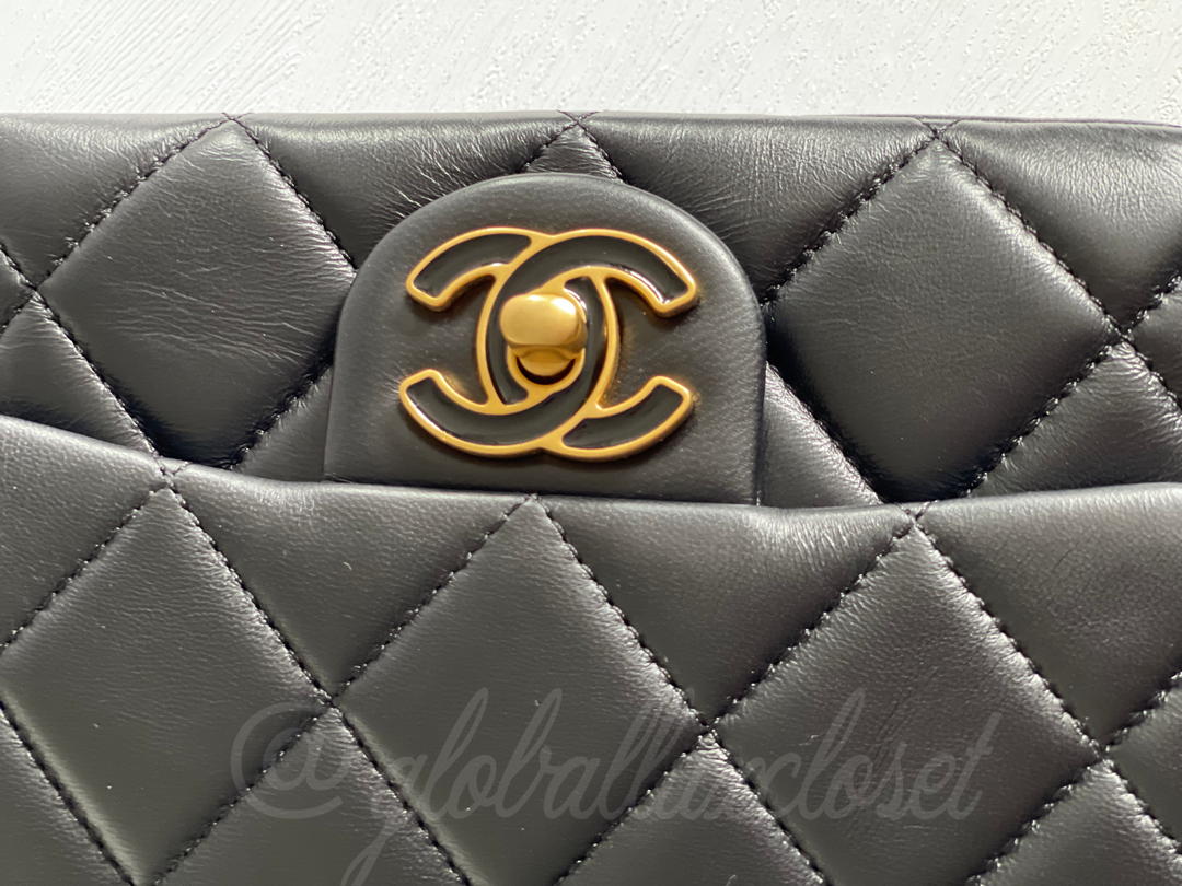Chanel 22P Black Lambskin GHW Square mini flap bag