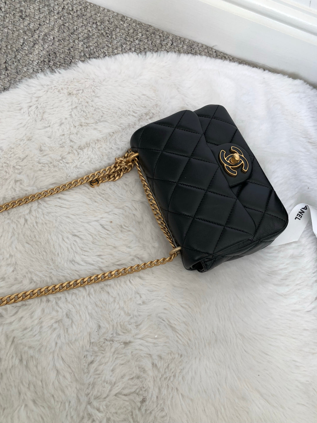 Chanel 22P Black Lambskin GHW Square mini flap bag