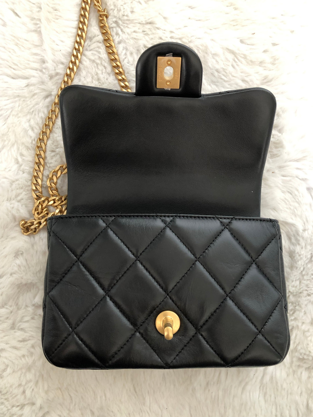 Chanel 22P Black Lambskin GHW Square mini flap bag