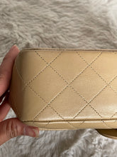 Load image into Gallery viewer, Chanel series 1 Beige Lambskin 24K GHW Small classic double flap bag
