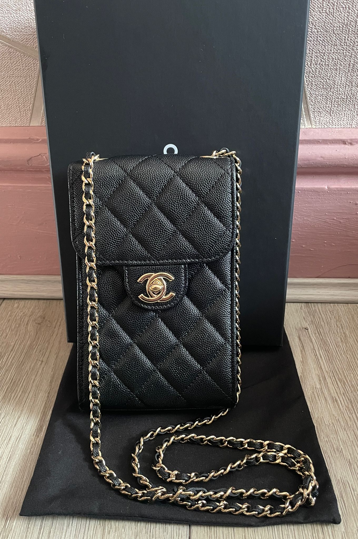 CHANEL PHONE HOLDER CLUTCH WITH CHAIN REVIEW  SAMORGA PEARL STRAPS   FashionablyAMY  YouTube