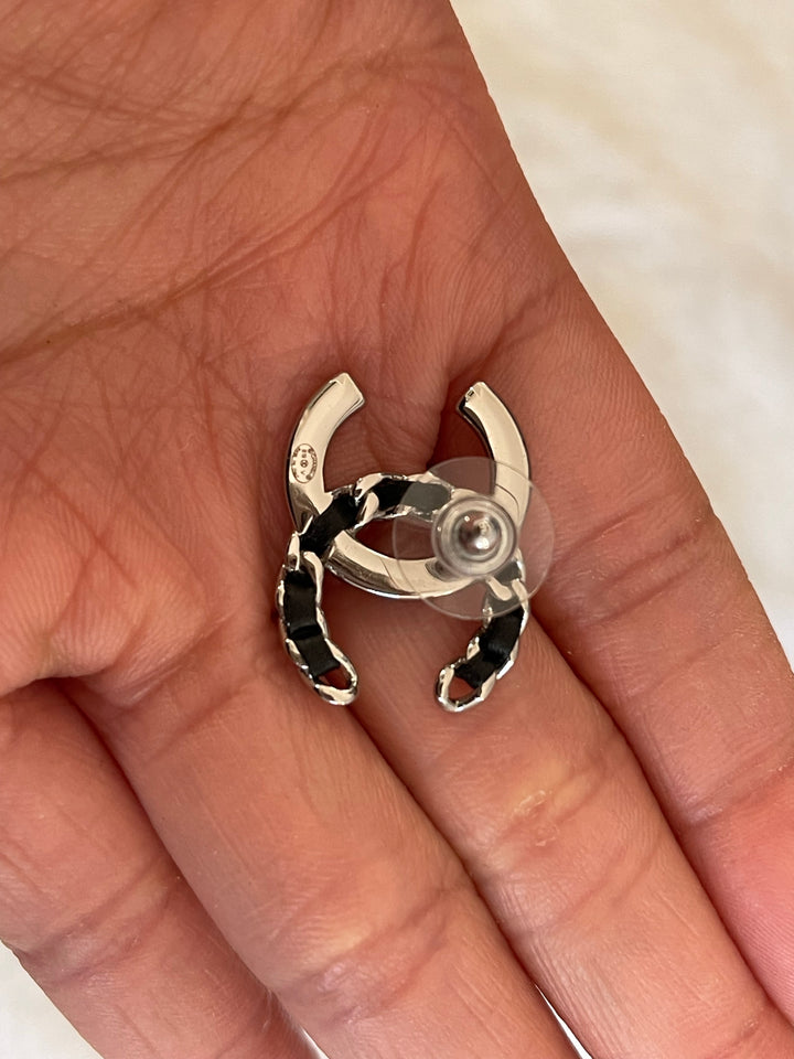 Chanel 19B CC Silver hardware Earrings