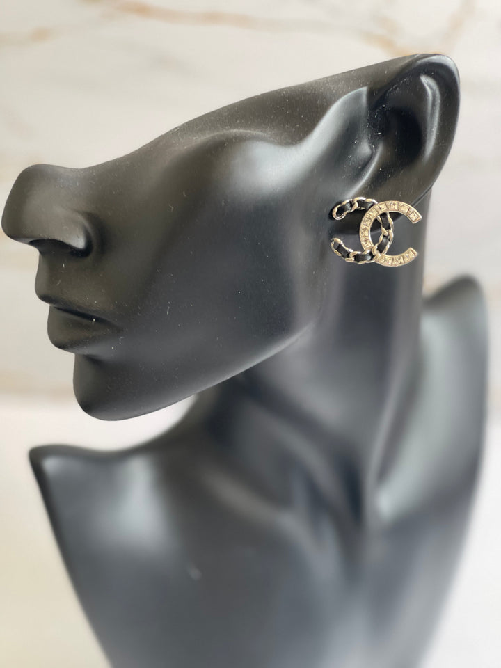 Chanel 19B CC Silver hardware Earrings