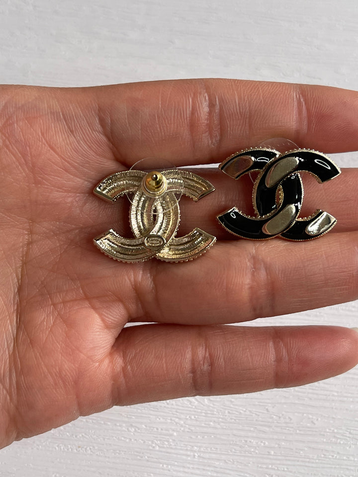 Chanel 21A Gold and Black CC Earrings