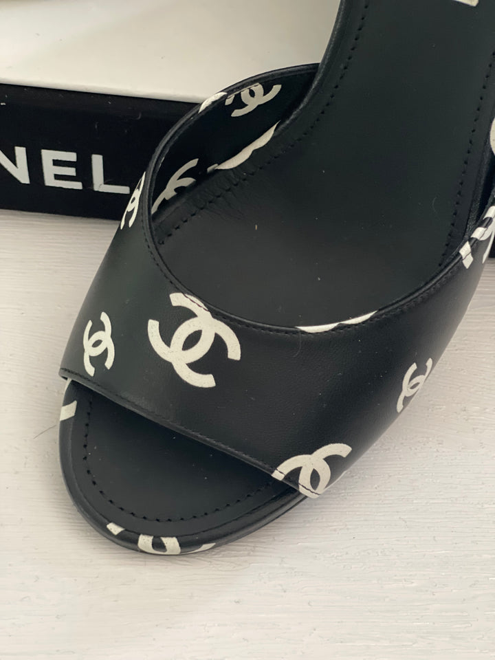 Chanel Runway 22S Collection Heeled Sandals Size EU 39 C
