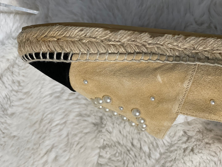 Chanel 19S Pearl CC Beige and Black Suede Espadrilles size EU 39