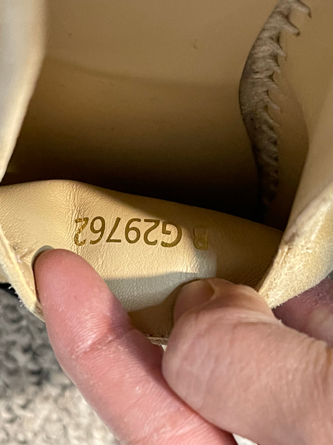 Chanel 19S Pearl CC Beige and Black Suede Espadrilles size EU 39