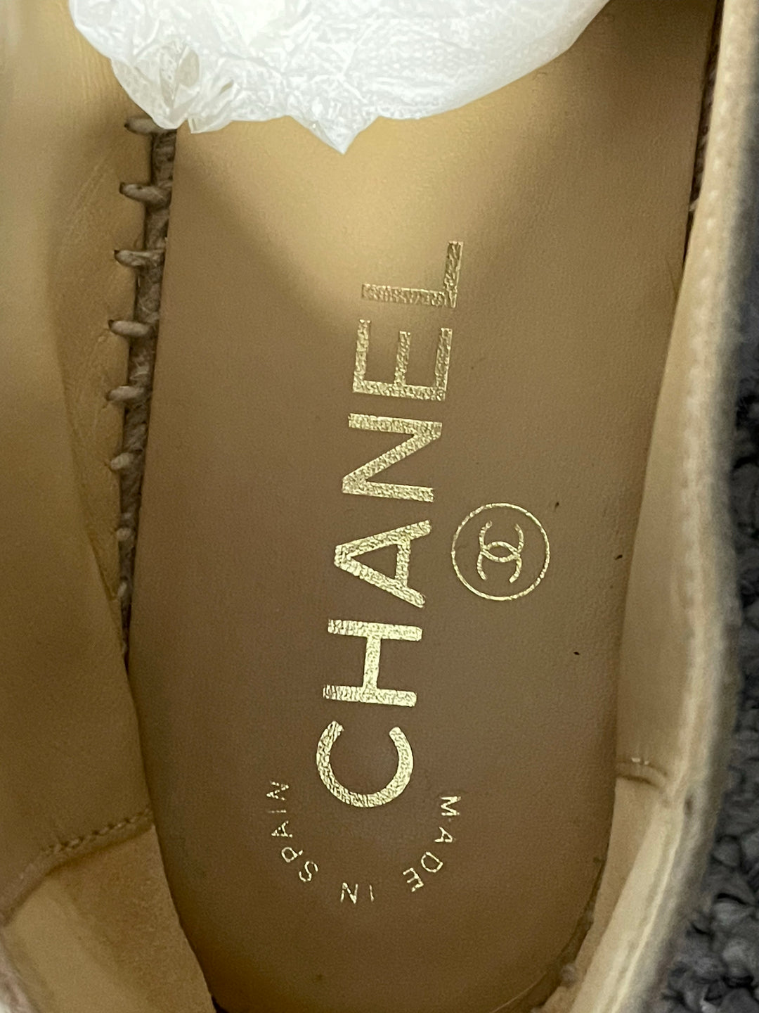 Chanel 19S Pearl CC Beige and Black Suede Espadrilles size EU 39