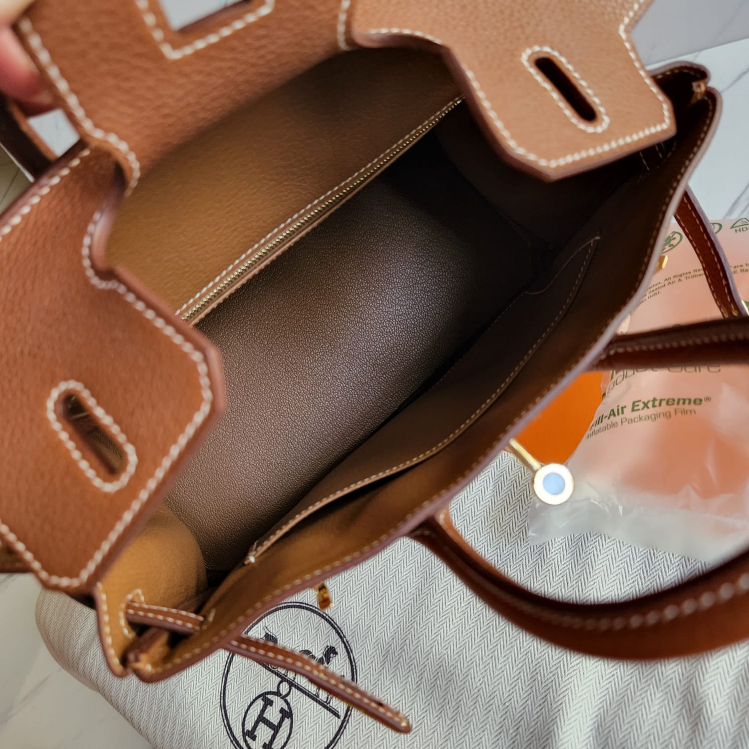 Privé Porter - 🐎 Hermès 25cm Birkin Fauve Barenia Leather Gold