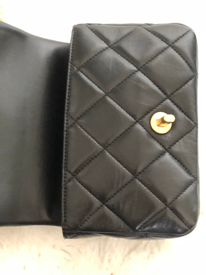 Chanel 22P Black Lambskin GHW Square mini flap bag